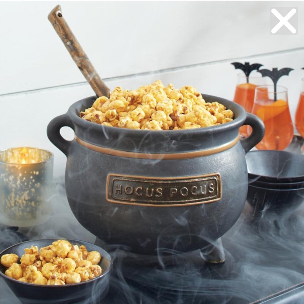 Grandin Road Hocus Pocus Serving Cauldron With Ladle